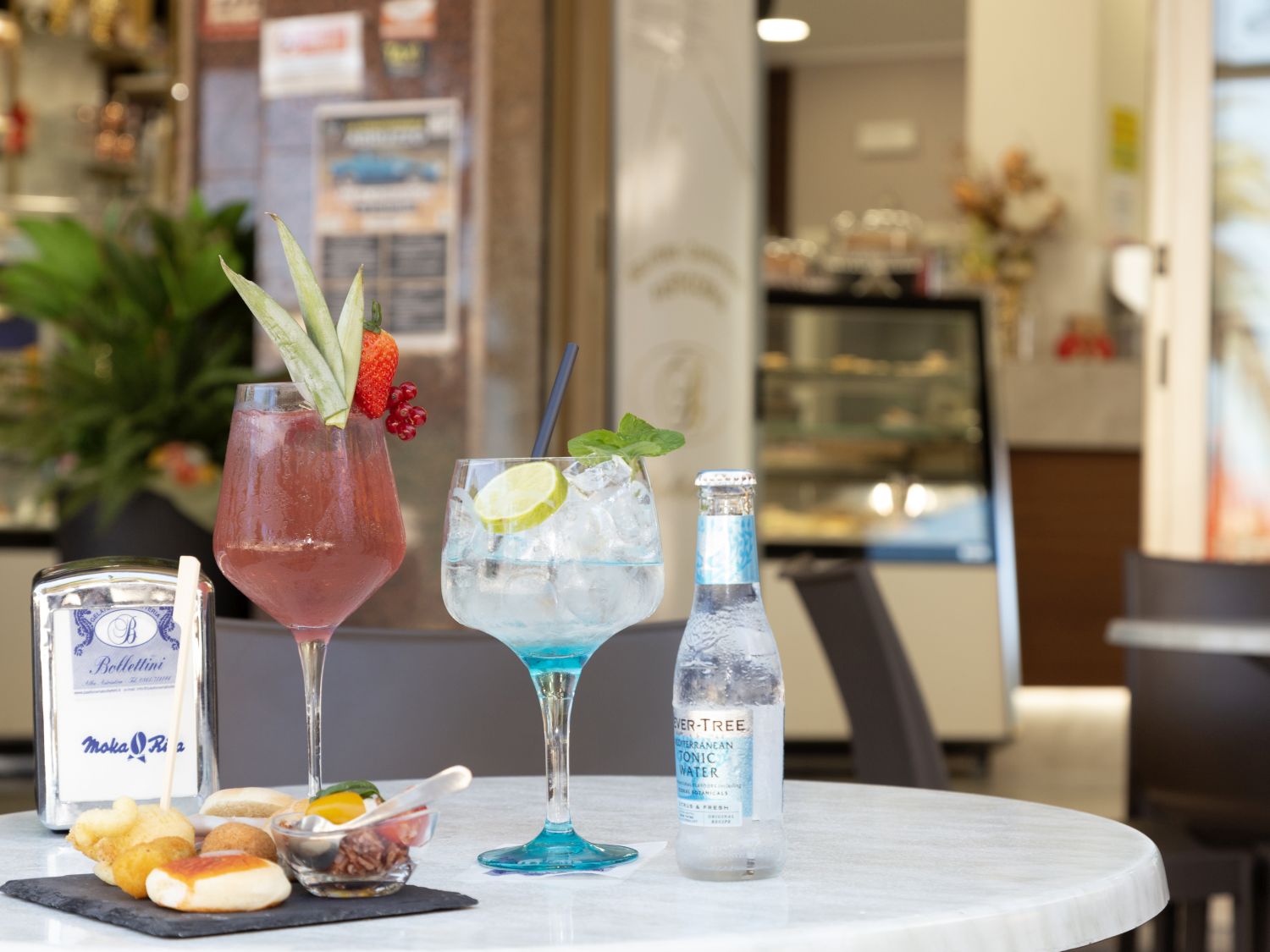 Aperitivo al bar